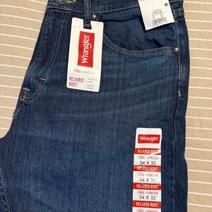 Wrangler 34/32 Relaxed Boot Jeans